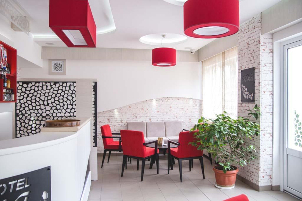 Garni Hotel Alma Pirot Exterior foto
