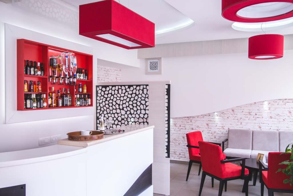 Garni Hotel Alma Pirot Exterior foto